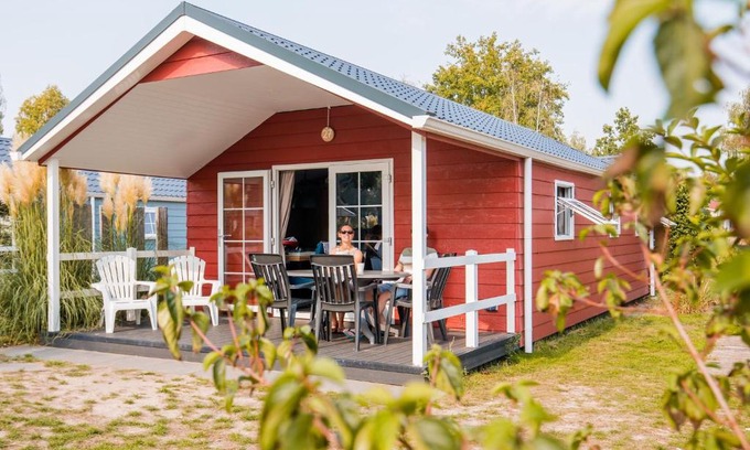 Leuken Ski Chalet | Chalet with covered terrace in the Leukermeer
