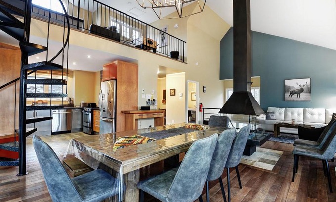 Stoneham Ski Chalet | Chalets Alpins- 45 Chemin des Skieurs