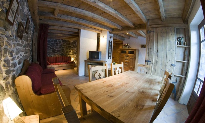 Vaujany Apartment | Chalets Clovis II - One Bedroom Apartment, Sleeps 6