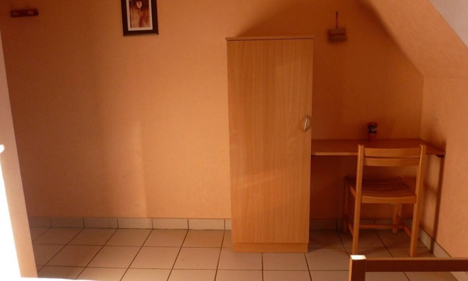 Pailherols House | Chambre 6-Twin room-Private Bathroom-Standard-Garden view