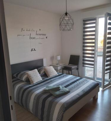 Saint-Hilaire-Petitville Apartment | Chambre agréable au calme