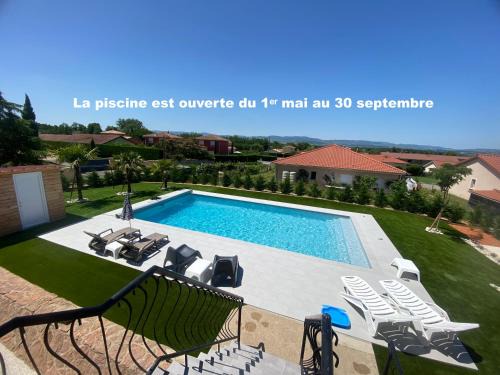 Grieges House | Chambre dans logement partagé chez l habitant avec piscine de 1 à 3 chambres