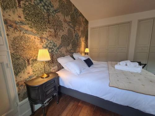 Chateauroux Bed & Breakfast | Chambre "Diane" avec salle d'eau privative et petit-déjeuner à Châteauroux - FR-1-591-602