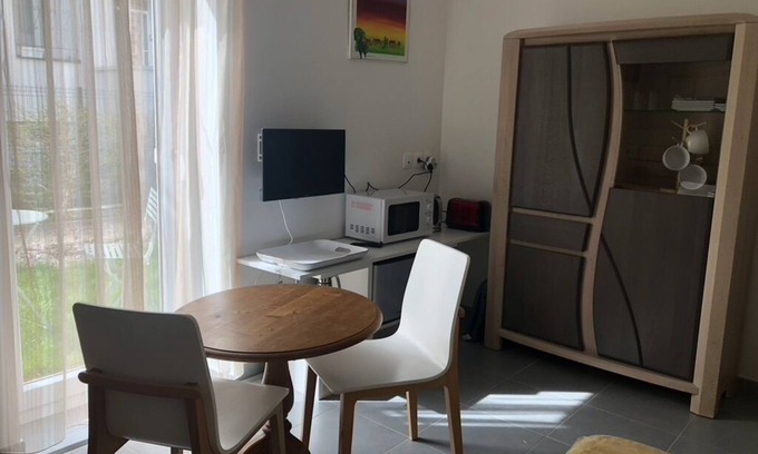 Haussonville-Blandan-Mon Desert-Saurupt Apartment | Chambre et Pièce de vie Indépendantes en rez de Jardin . Proche Nancy-thermal