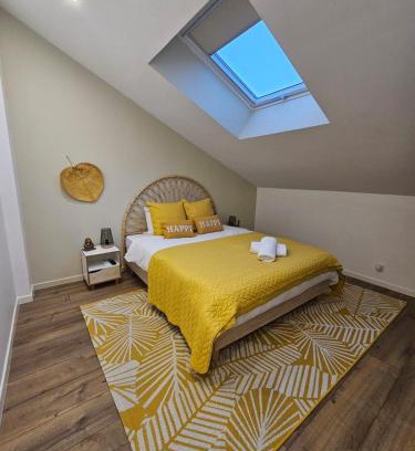 Sainte-Genevieve-des-Bois Apartment | Chambre Isis