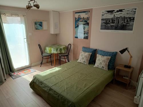 Saint-Assiscle House | Chambre privée climatisée chez particulier, WIFI