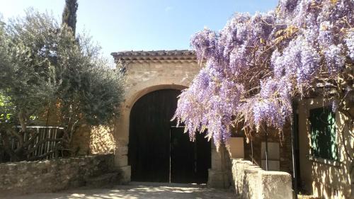 Maubec House | Chambre privée dans un MAS au centre du Village