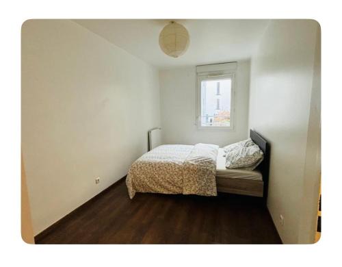 Petit Nanterre House | Chambre privée - spacieuse et lumineuse chez l'habitant