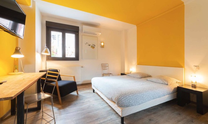 Mulhouse Apartment | Chambre privative jaune