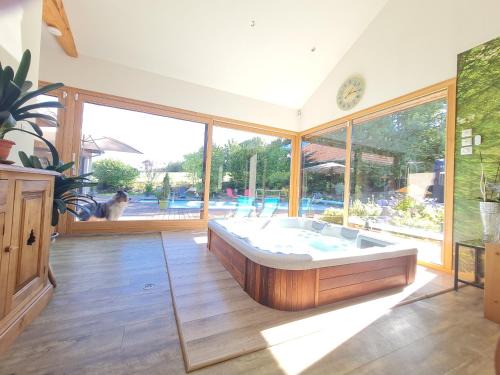 Anould Bed & Breakfast | Chambres de charme avec jacuzzi, hammam et piscine, au cœur de la nature près de Gérardmer - FR-1-589-489