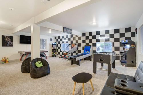 West Colorado Springs Apartment | Champion Estate Epic Game Room Fire Pits & Views