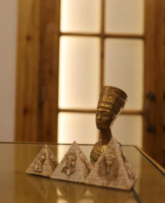 Qasr an-Nil Hotel | Champollion Palace