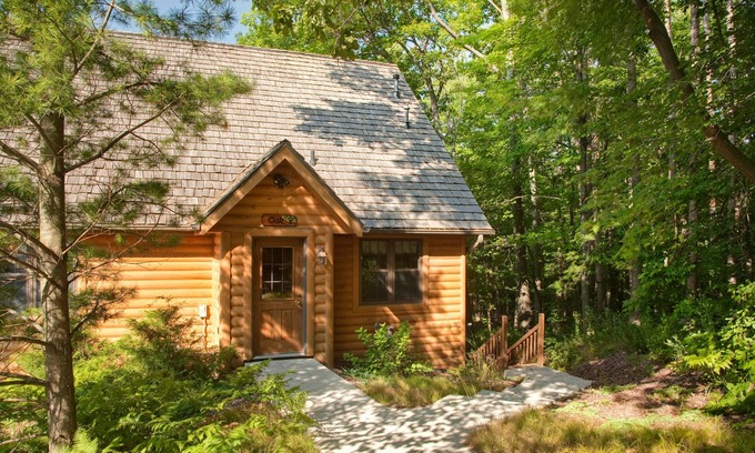 Sturgeon Bay Bed & Breakfast | Chanticleer Cabins