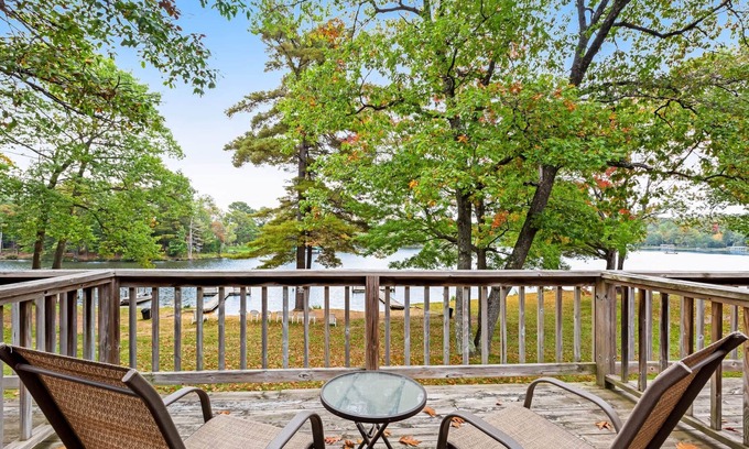 Eagle River Apartment | Chanticleer Inn 53