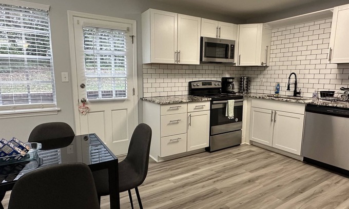 Chapel Hill Condo | Chapel Hill Haven: Urban Retreat near shops & Eats
