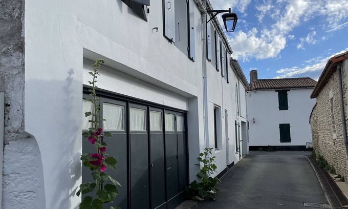 Saint-Clement-des-Baleines House | Charming village house, 5 bedrooms, courtyard, near beach and lighthouse