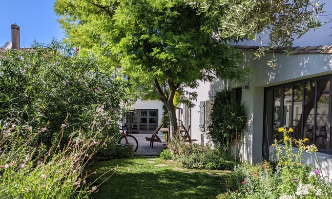Saint-Martin-de-Re House | Character house with terrace and garden