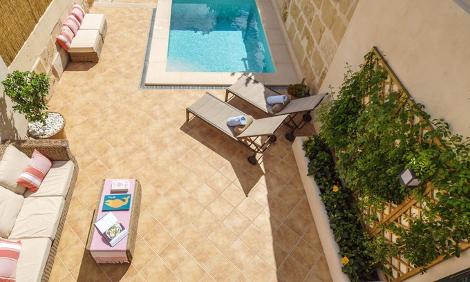 Pollensa House | Character townhouse with pool and parking