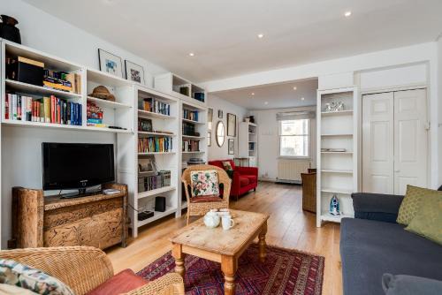 Oxford City Centre House | Characterful & Cosy Jericho House (sleeps up to 8)