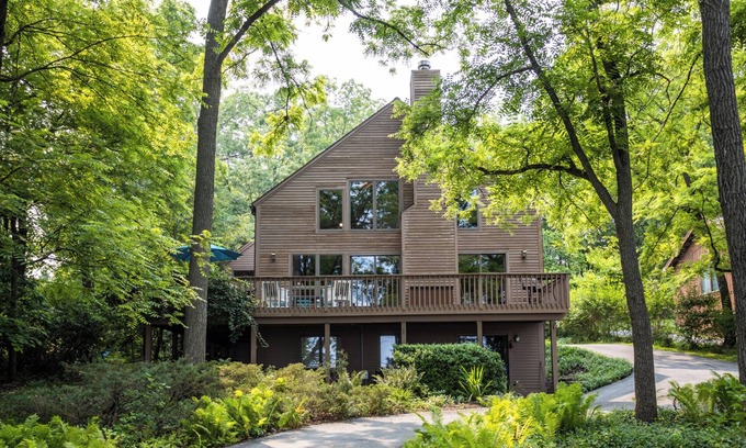 Canandaigua House | Chardonnay Chalet: Dreamy Adirondack Style Chalet in Wine Country!