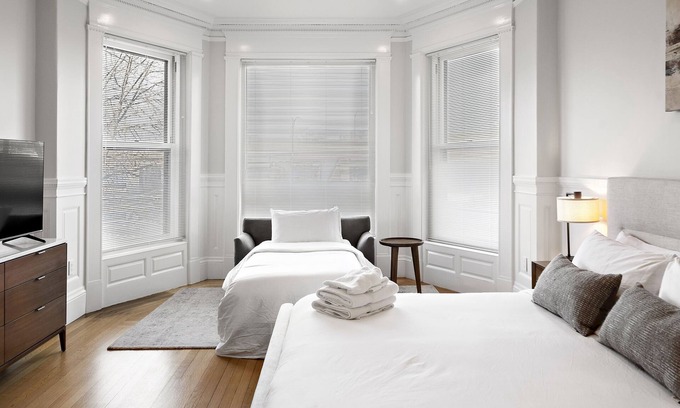 Fenway–Kenmore Apartment | Charlesgate Suites