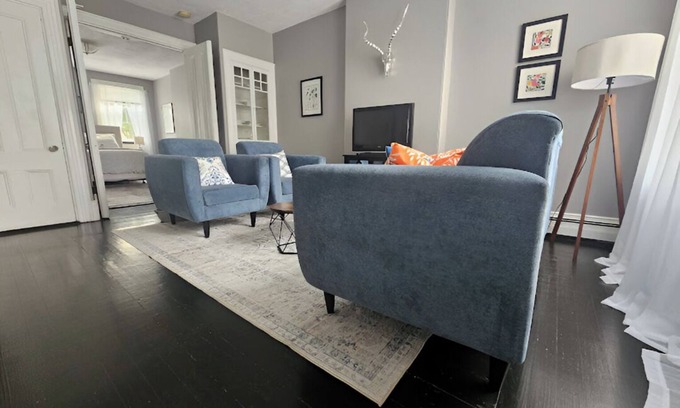 Thompson Square - Bunker Hill Condo | Charlestown Gem - Historic and Central Boston location, perfect for walking