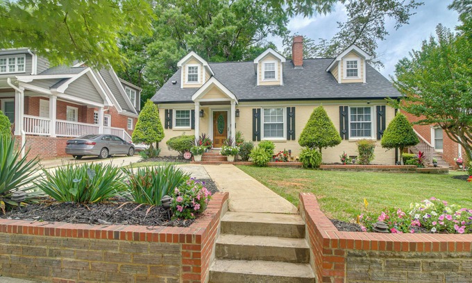 Wesley Heights House | Charlotte Home w/Yard - Near Spectrum Center!