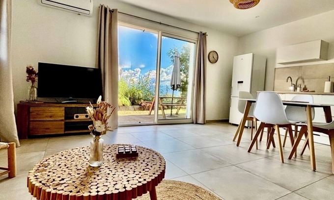 Santa-Reparata-di-Balagna House | Charming air-conditioned T2 apartment 10 minutes from the beach