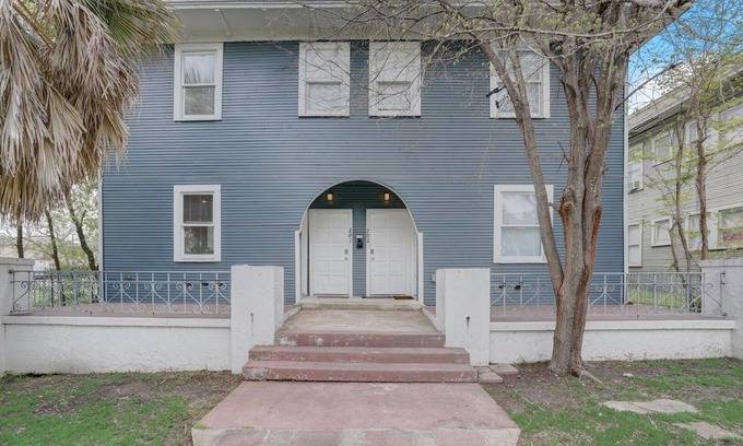 Monte Vista Apartment | Charm of Tobin Hill in San Antonio