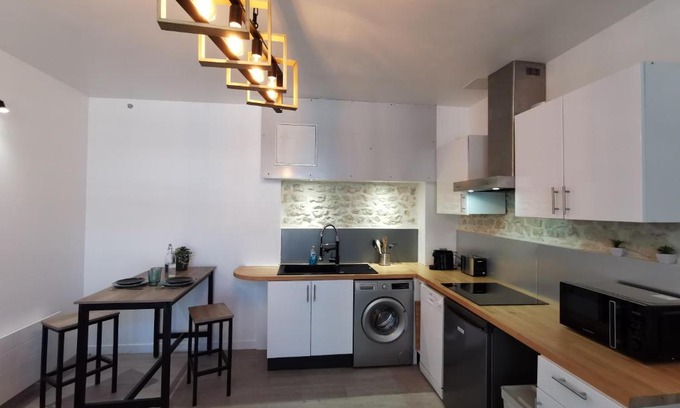 Meschers-sur-Gironde Apartment | Charmant appartement dans centre Meschers/Gironde