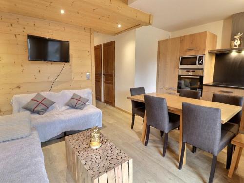 Meribel-Mottaret Apartment | Charmant Duplex Rénové 4P, 3 Ch, Balcon, WiFi, Méribel - FR-1-182-249