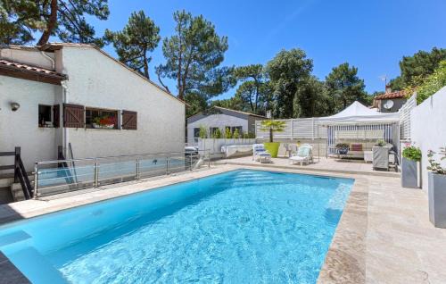 Saint-Georges-de-Didonne House | Charmante Maison Avec Piscine