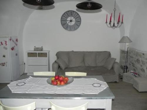 Ruoms Apartment | Charmant gîte 2 étoiles, parking privé à Ruoms