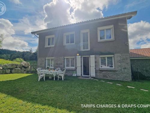 Marlhes House | Charmant Gîte Rénové avec Jardin Privatif, Wifi inclus - FR-1-496-331