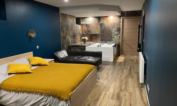 Wintzenheim Apartment | Charmant logement avec balnéo