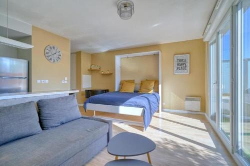Corbeil-Essonnes Apartment | Charmant studio avec terrasse et parking