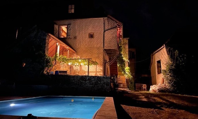 Astaillac House | Charmante Maison de Campagne Avec Piscine