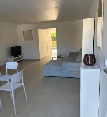 Saint-Marceau House | Charmante maison de pierre rénovée a 5min de Charleville-Mézières