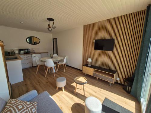 Chanteloup House | Charmante maison, entière au calme, sud avec jardin