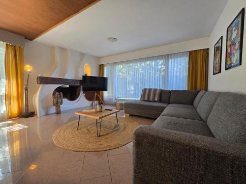 Plan-les-Ouates Villa | Charmante villa avec terrasse et jardin arboré