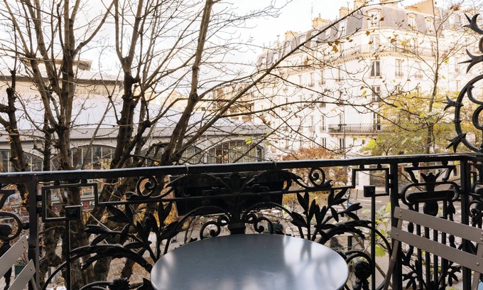 Combat Apartment | Charming 1 BDR Apt Patio Jaures