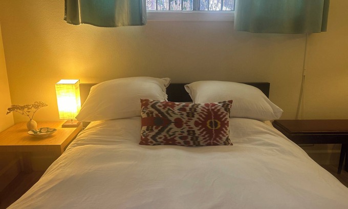 Downtown Los Angeles House | Charming 1-bedr in house with AC, WiFi surrounded by nature in heart of LA