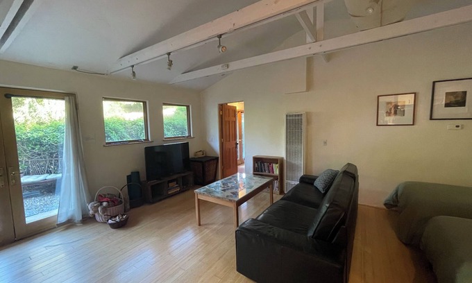 Mission Canyon Cottage | Charming 1-bedroom cottage in Santa Barbara with access to hiking and the beach