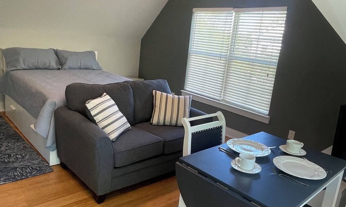 Charleston Apartment | Charming 1-bedroom apartment with WiFi and AC in beautiful Daniel Island, SC