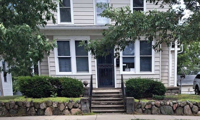 Culver Apartment | Charming 1-bedroom apartment in Culver with WiFi, AC, outdoor covered deck