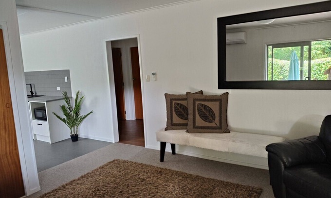 Richmond Heights Apartment | Charming 1-bedroom apartment, with alfresco dining in your own private garden