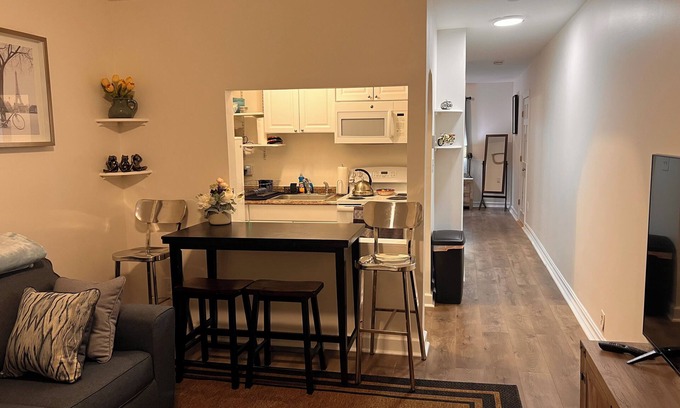 Ipswich Apartment | Charming 1 bedroom apt near train station.