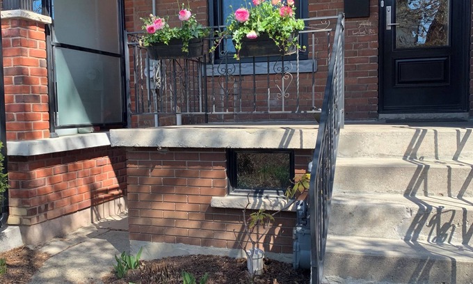 Wychwood Apartment | Charming 1-bedroom basement suite in marvelous Toronto with WiFi