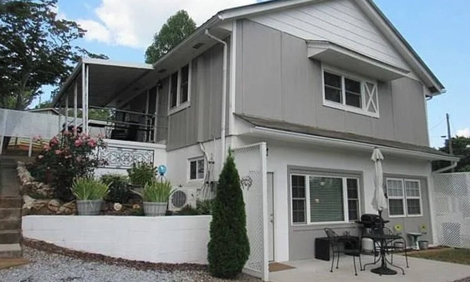 Franklin House | Charming 1-bedroom house in serene Franklin with WiFi, AC
