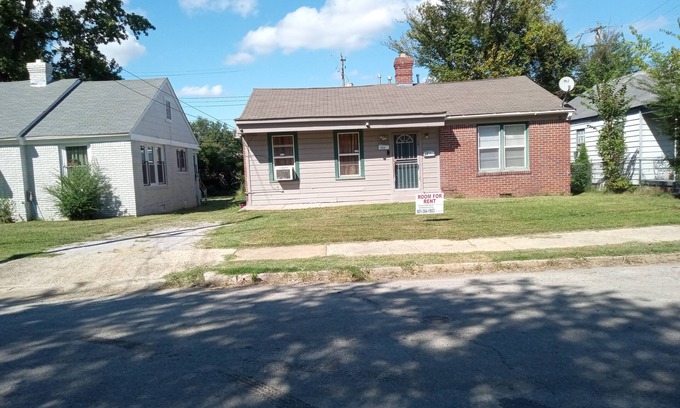Memphis House | Charming 1-bedroom house in fantastic Memphis with AC, WiFinn
